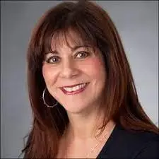 Janine Cosek: A NAR-Certified Pricing Strategy Advisor and seasoned real estate professional with proven expertise in selling homes across diverse Chicagoland suburbs